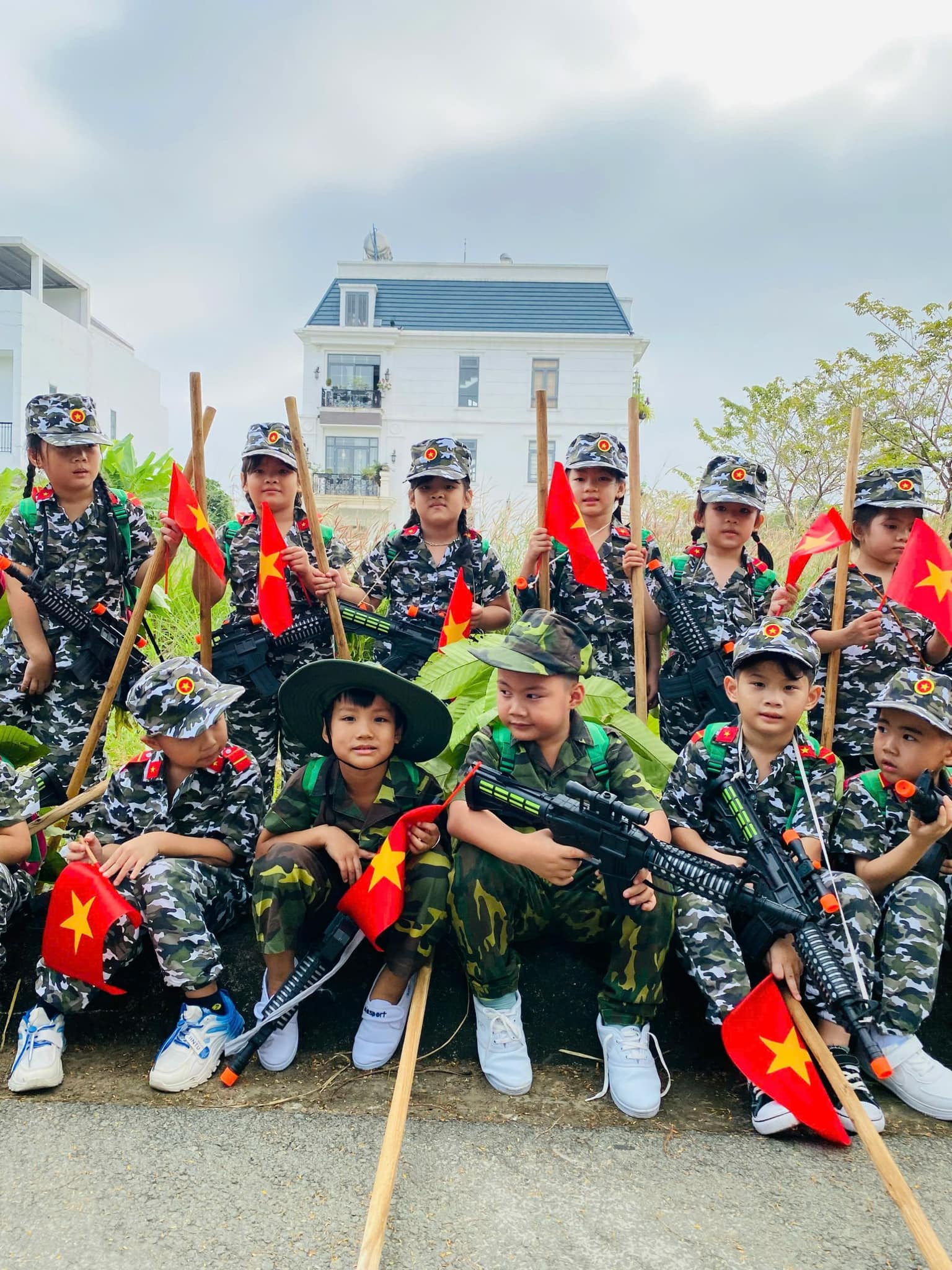 HƯỚNG DẪN CÁC BÉ LÀM Ô TÔ BẰNG HỘP SỮA